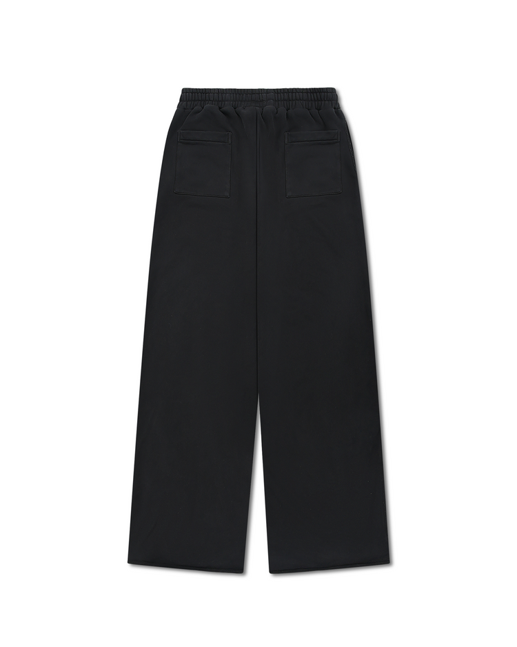CHA SWEATS BLACK